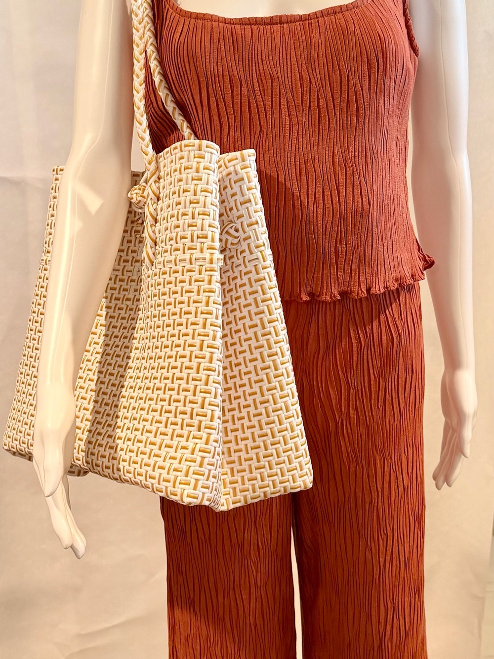 Astr Rust Textured Tank and Pants Set with Cream Woven Tote